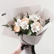 一朝被爱“咬”，十年怕恋爱？