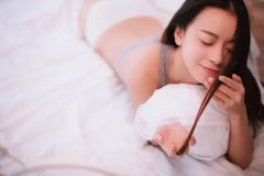 恋爱与婚姻这4点聊天技巧解决你微信不会撩妹