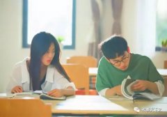 儿子谈了多场恋爱，始终不愿结婚，追问原因之后，母亲有些后悔